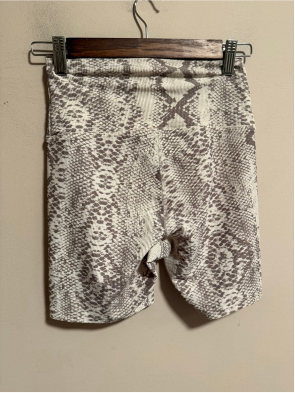 Beach Riot Bike Short Taupe Snake Ribbed- Size Small - Picture 5 of 10